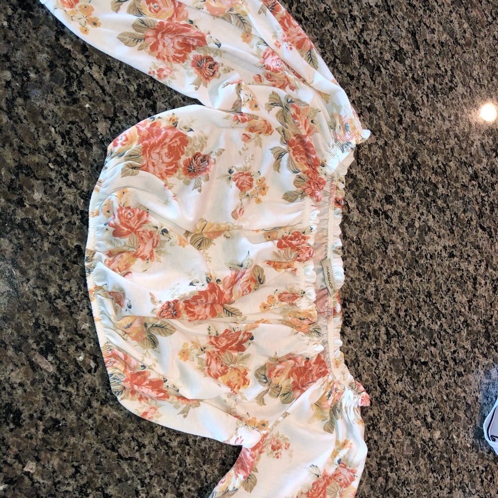 Off the shoulder loose sleeve floral top